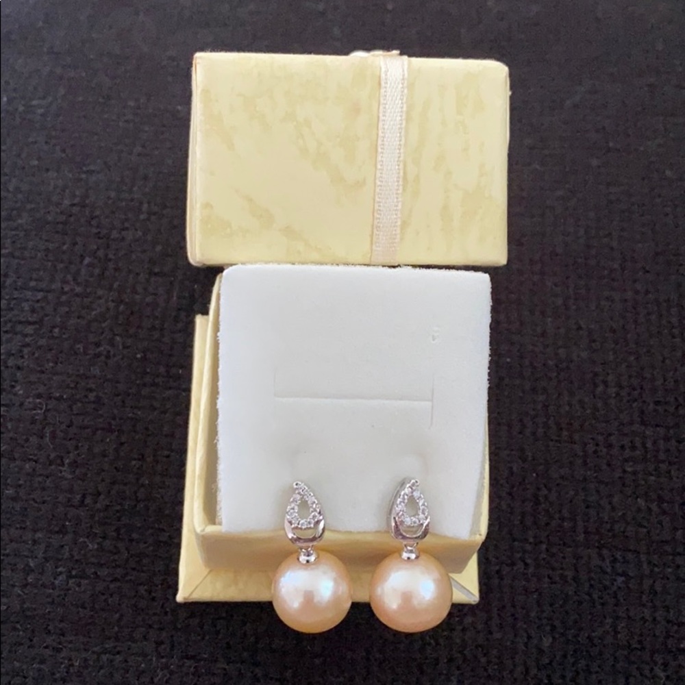 Pearl earrings